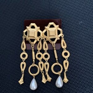 Gold vintage drop earrings